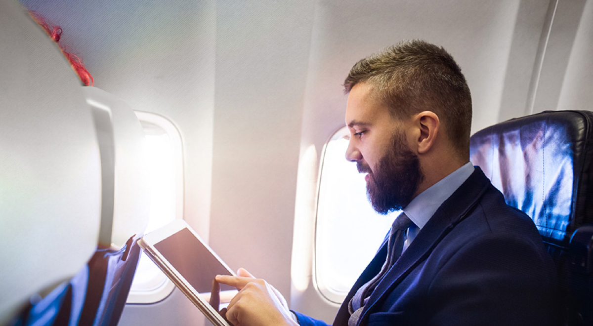 What to know about flying on an airplane with contacts