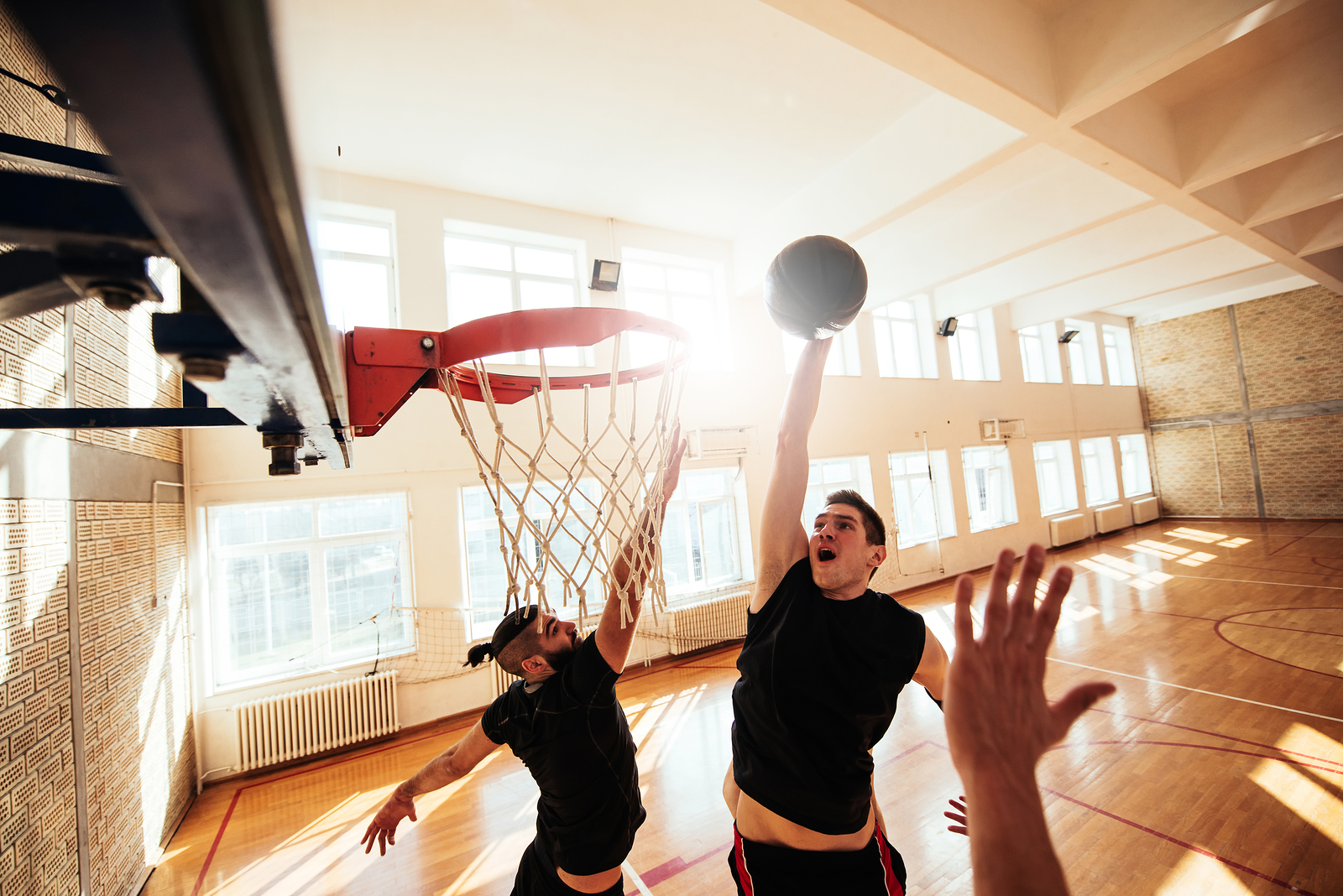 What Athletes Need to Know About Wearing Contacts